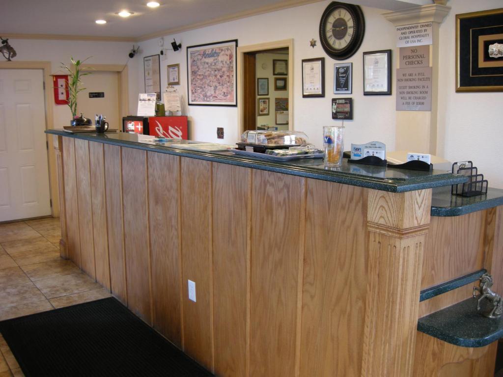 Americas Best Value Inn - Pendleton Exterior photo