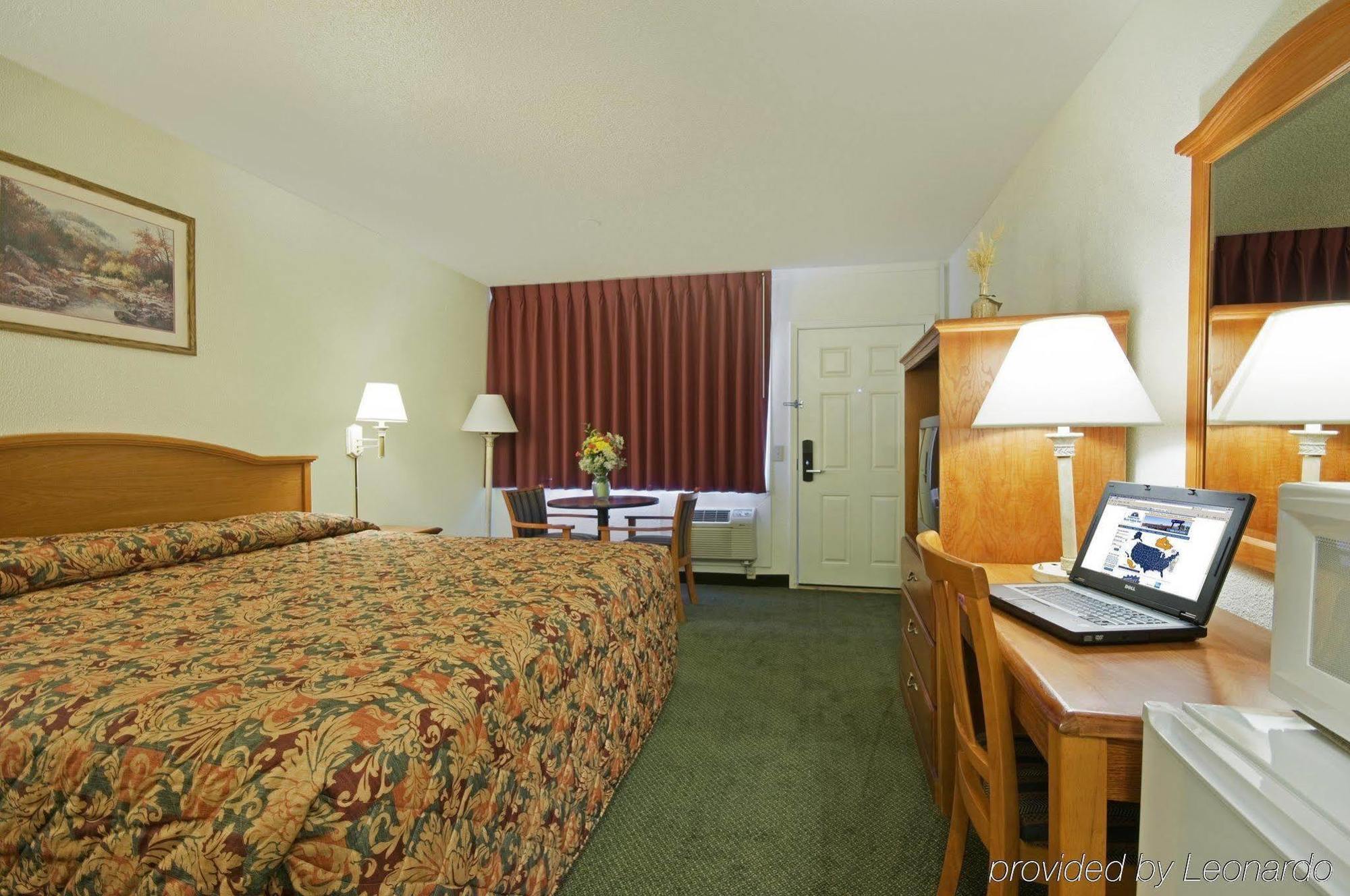 Americas Best Value Inn - Pendleton Room photo