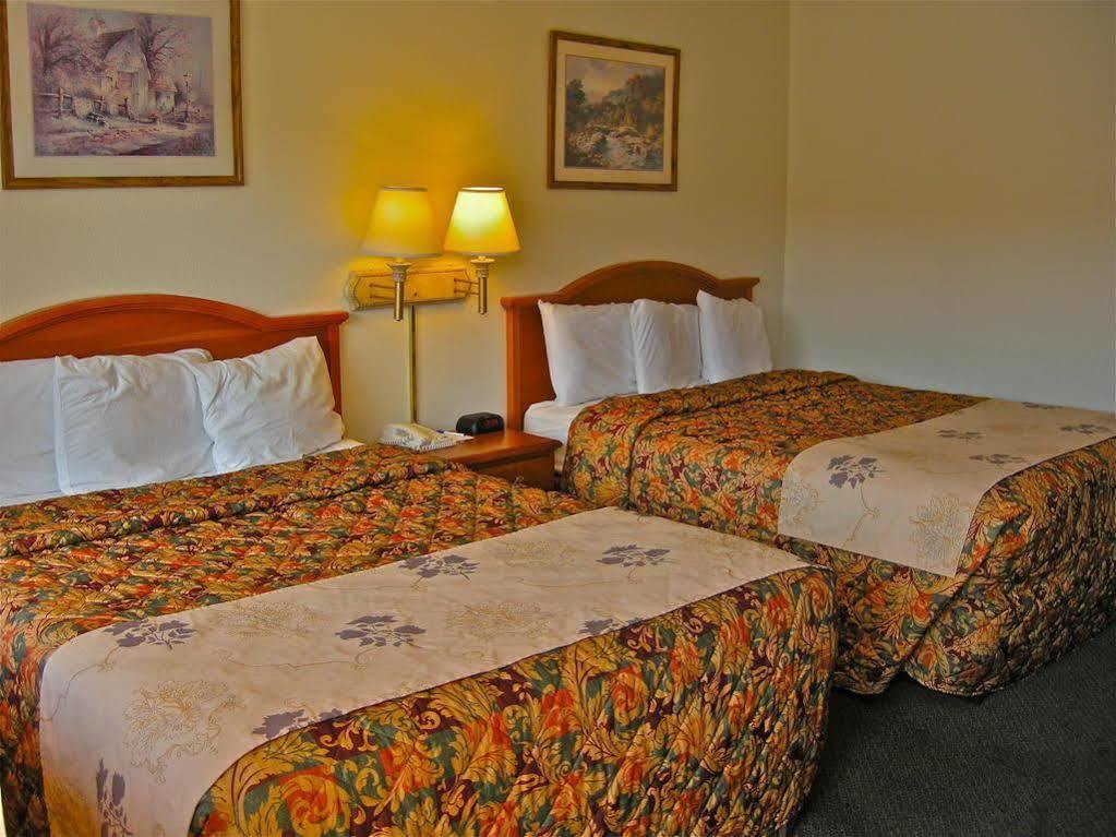 Americas Best Value Inn - Pendleton Exterior photo